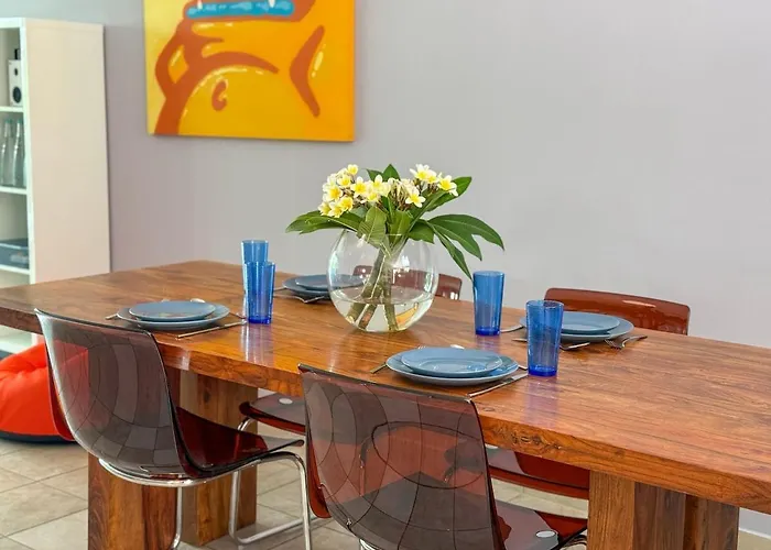 Zima Cove Calm Coastal Oasis *