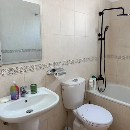 Zima Cove Calm Coastal Oasis * לימסול