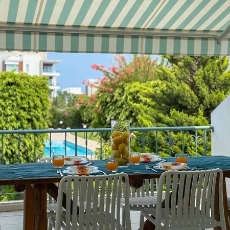 Zima Cove Calm Coastal Oasis דירה