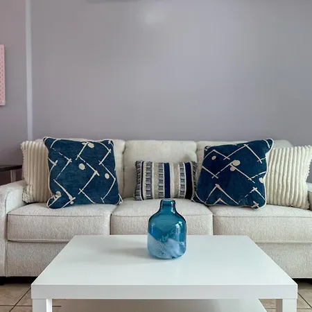 Апартаменты Zima Cove Calm Coastal Oasis