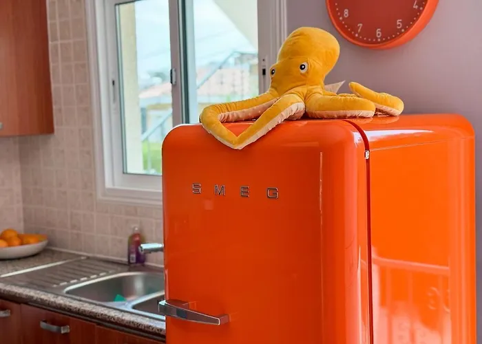 Zima Cove Calm Coastal Oasis *