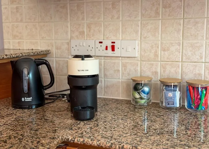 Zima Cove Calm Coastal Oasis 公寓 *