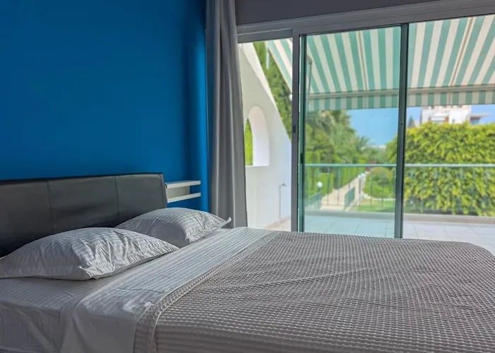 Zima Cove Calm Coastal Oasis Λεμεσός