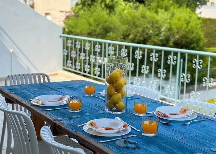 Zima Cove Calm Coastal Oasis *