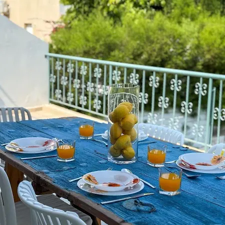 Zima Cove Calm Coastal Oasis *